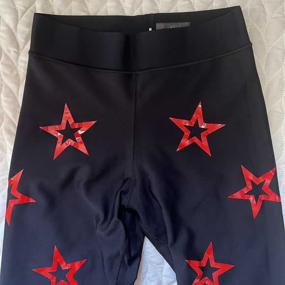 Black & Red Star Ultracor Leggings - Size Medium - Like New! - Picture 5 of 11
